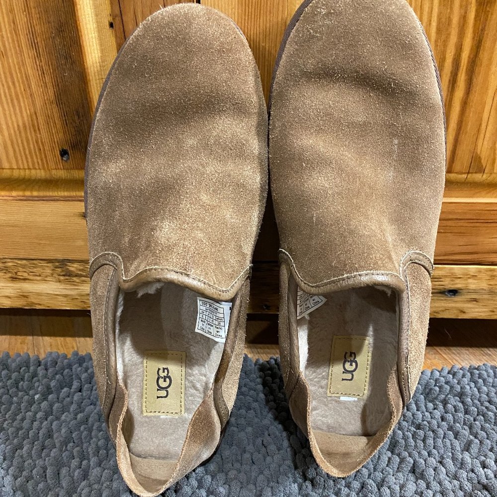 Men's UGG Shoes or Slippers. Used in very good condition. Brown Size 10